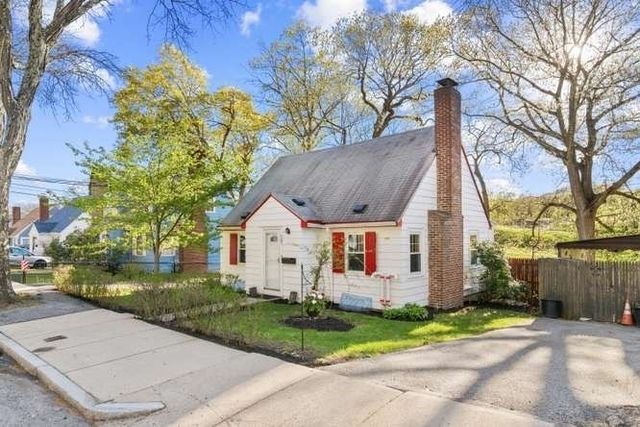 567 Poplar St, Boston, MA 02131