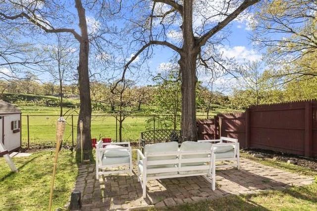 567 Poplar St, Boston, MA 02131