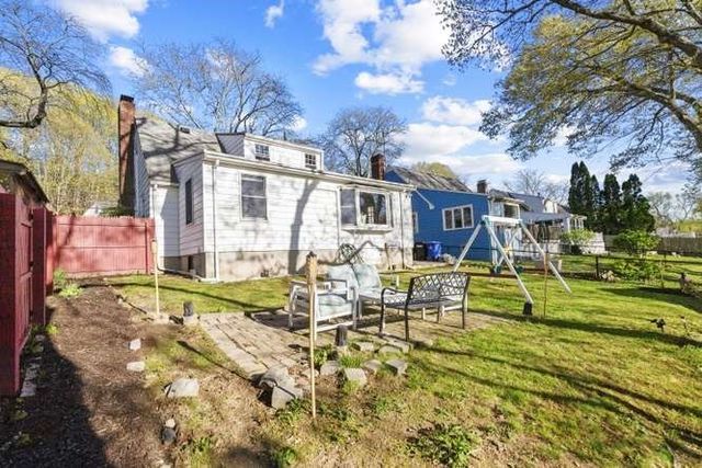 567 Poplar St, Boston, MA 02131