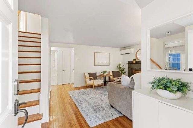 567 Poplar St, Boston, MA 02131