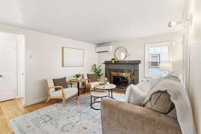 567 Poplar St, Boston, MA 02131