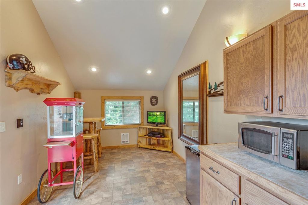 122 Makridge Ln, Other (Sho), ID 83839 photo 7