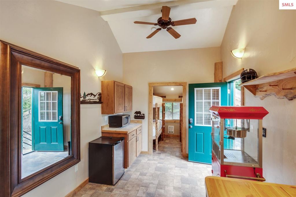 122 Makridge Ln, Other (Sho), ID 83839 photo 8