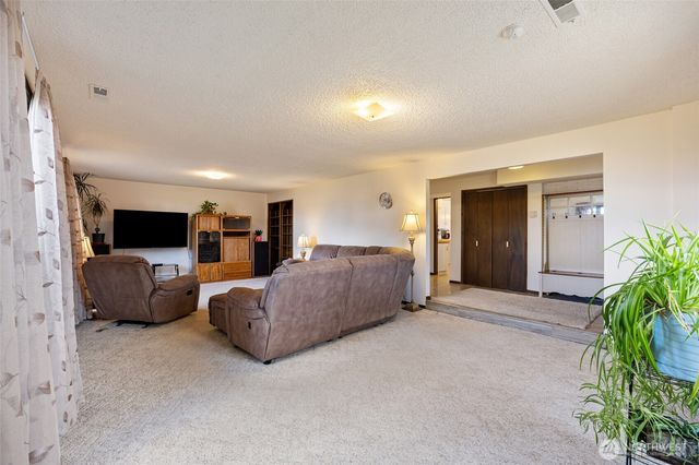 4537 Dunn Street NE, Moses Lake, WA 98837