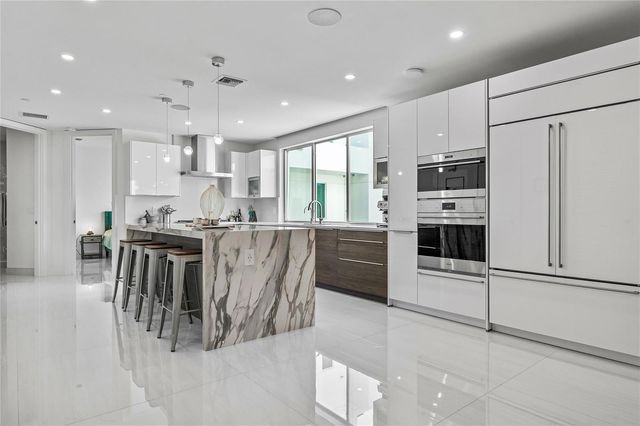 244 Garden Court 244, Lauderdale By The Sea, FL 33308