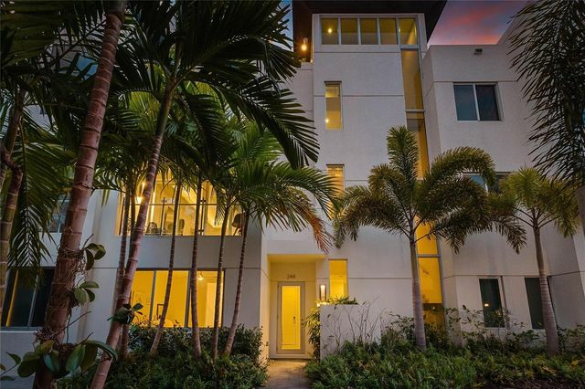 244 Garden Court 244, Lauderdale By The Sea, FL 33308