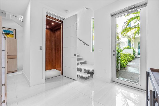 244 Garden Court 244, Lauderdale By The Sea, FL 33308