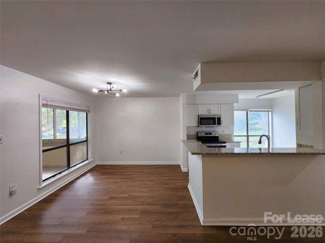 5721 Dockside Drive, Charlotte, NC 28227