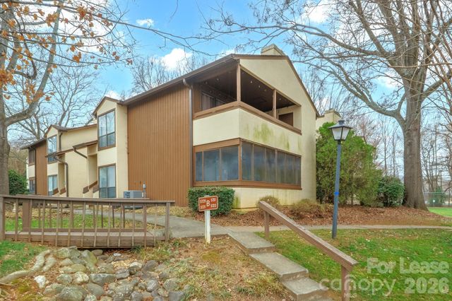 5721 Dockside Drive, Charlotte, NC 28227