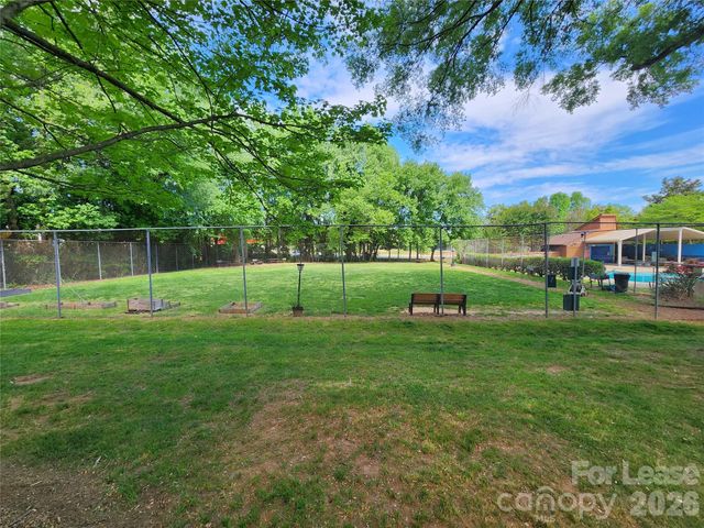 5721 Dockside Drive, Charlotte, NC 28227