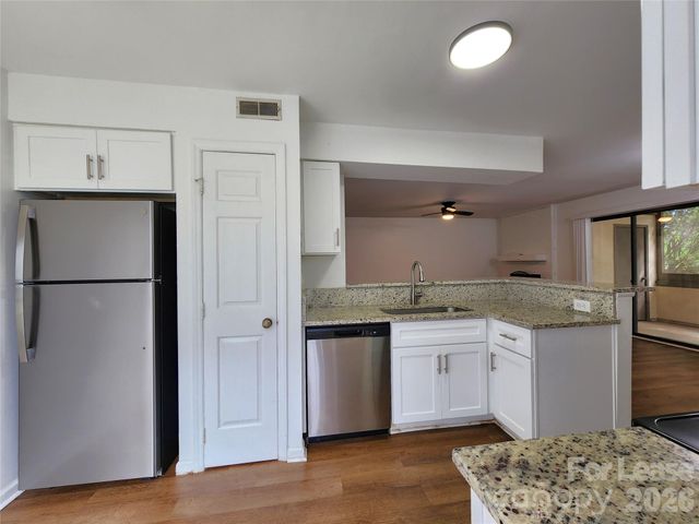 5721 Dockside Drive, Charlotte, NC 28227