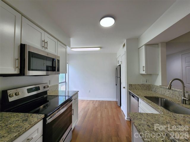 5721 Dockside Drive, Charlotte, NC 28227