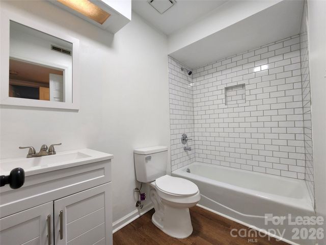 5721 Dockside Drive, Charlotte, NC 28227