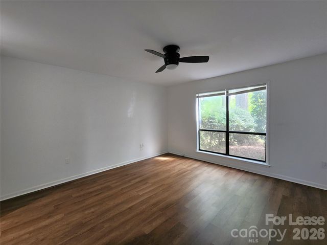 5721 Dockside Drive, Charlotte, NC 28227
