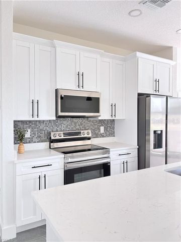 842 GIORGIO AVENUE S, Lehigh Acres, FL 33974