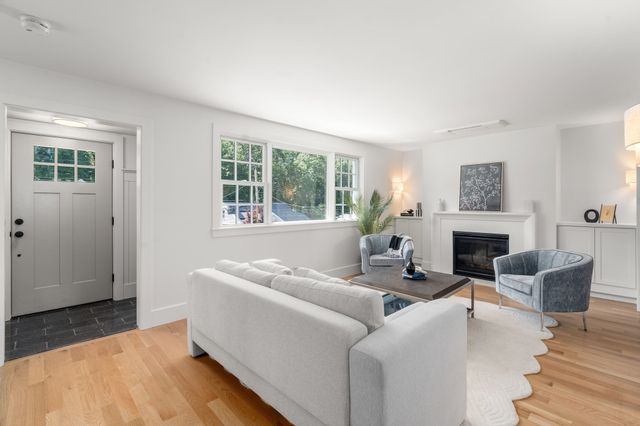 26 N Gateway, Winchester, MA 01890