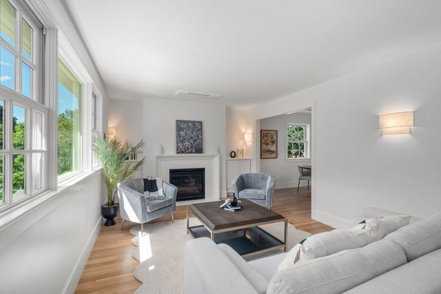 26 N Gateway, Winchester, MA 01890