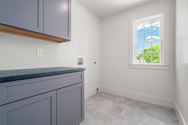 26 N Gateway, Winchester, MA 01890