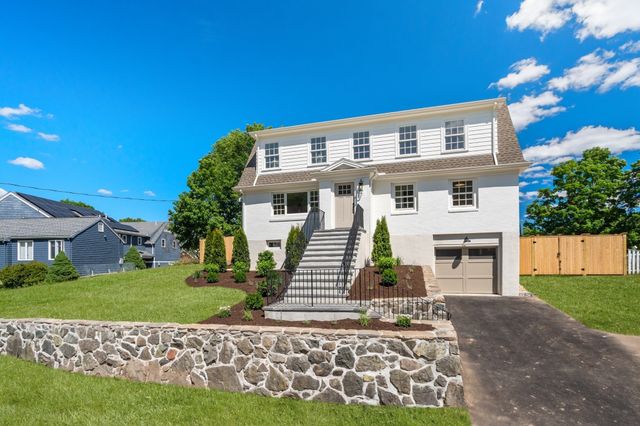 26 N Gateway, Winchester, MA 01890