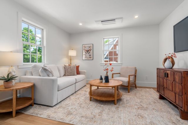 26 N Gateway, Winchester, MA 01890