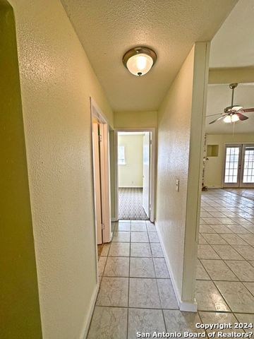 8707 Glen Bluff, San Antonio, TX 78239