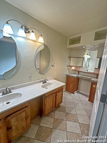 8707 Glen Bluff, San Antonio, TX 78239