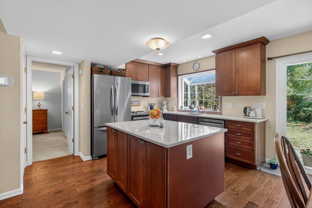 Image 11 of property listing at 1440 Oak Landing Road, Mount Pleasant, SC 29464