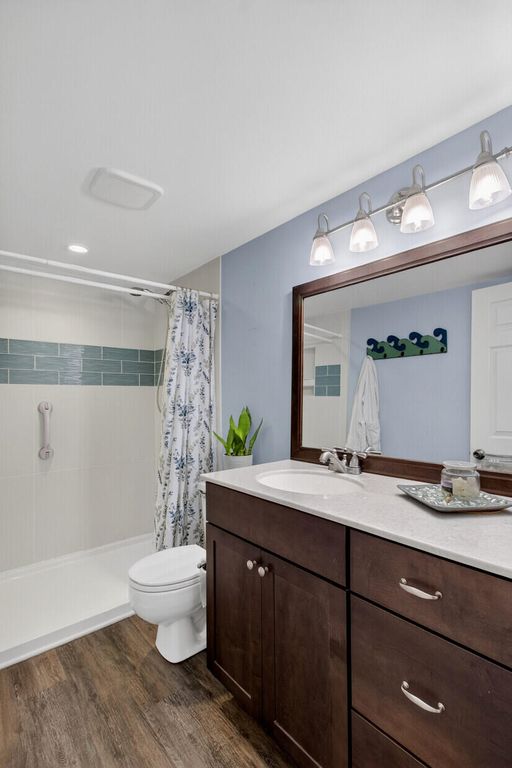 Image 22 of property listing at 1440 Oak Landing Road, Mount Pleasant, SC 29464