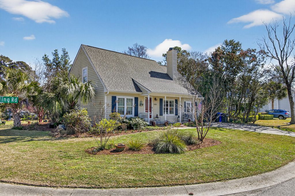 Image 3 of property listing at 1440 Oak Landing Road, Mount Pleasant, SC 29464