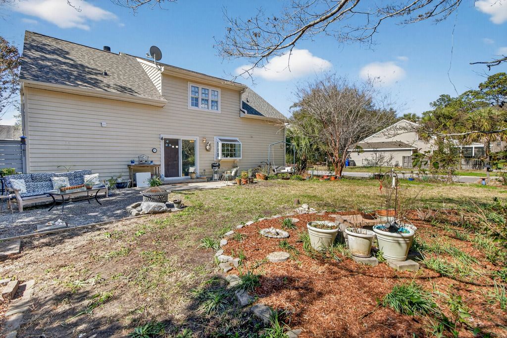 Image 37 of property listing at 1440 Oak Landing Road, Mount Pleasant, SC 29464