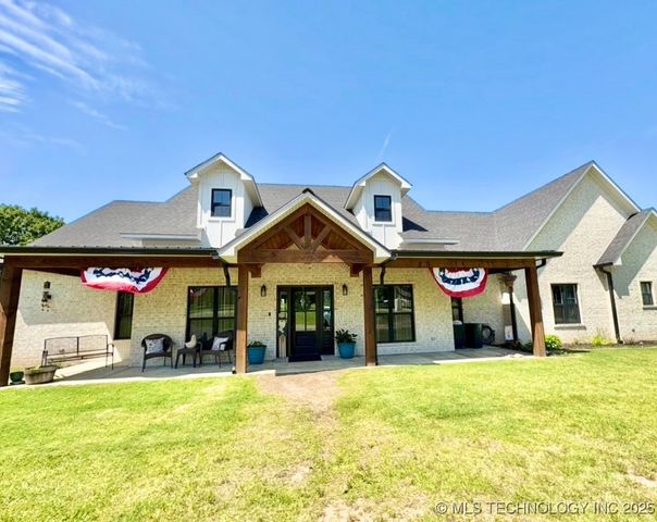 1609 E Hollow Oak Road, Stigler, OK 74462