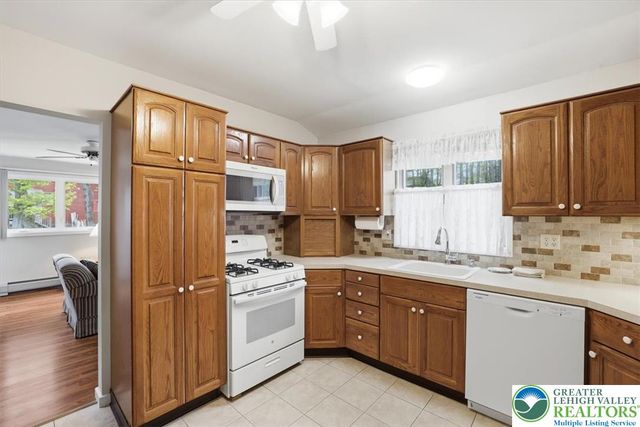 8495 Bumble Bee Way, Coolbaugh Twp, PA 18466