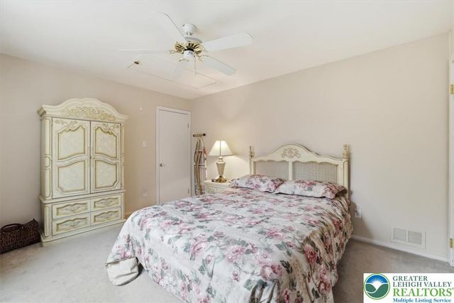8495 Bumble Bee Way, Coolbaugh Twp, PA 18466