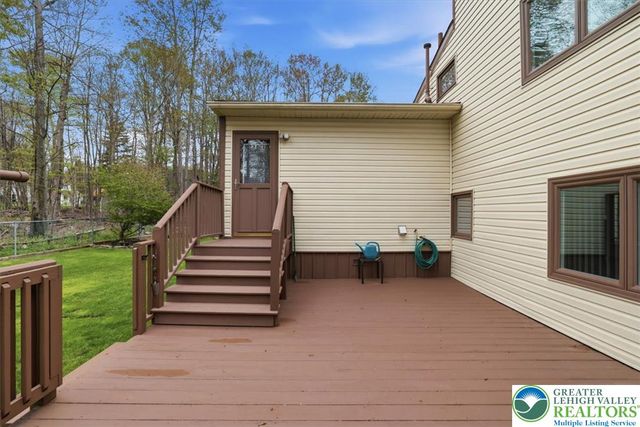 8495 Bumble Bee Way, Coolbaugh Twp, PA 18466