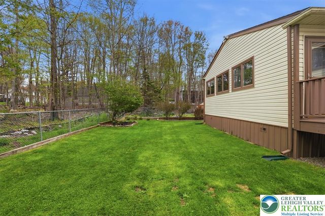 8495 Bumble Bee Way, Coolbaugh Twp, PA 18466