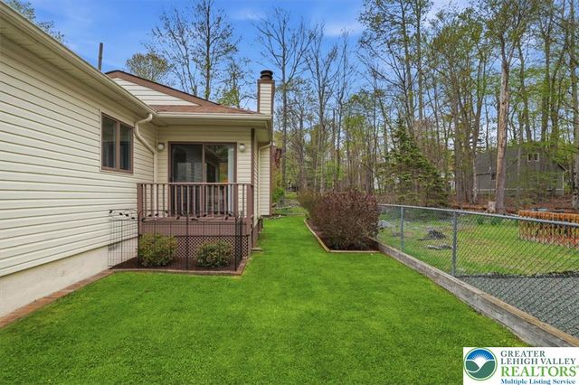 8495 Bumble Bee Way, Coolbaugh Twp, PA 18466
