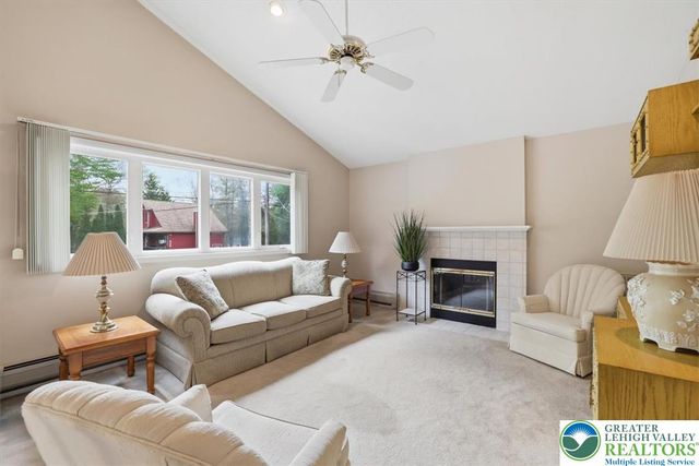 8495 Bumble Bee Way, Coolbaugh Twp, PA 18466