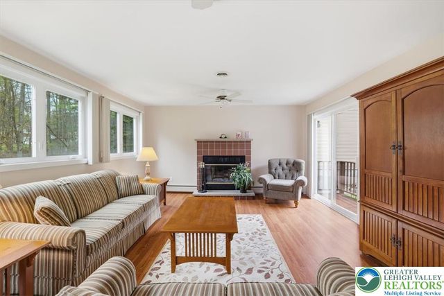 8495 Bumble Bee Way, Coolbaugh Twp, PA 18466