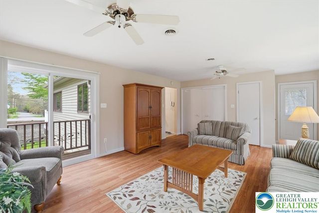8495 Bumble Bee Way, Coolbaugh Twp, PA 18466