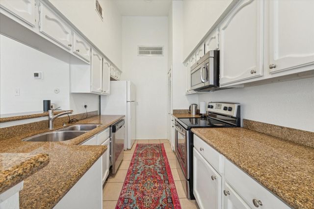 1881 Bering Drive 82, Houston, TX 77057