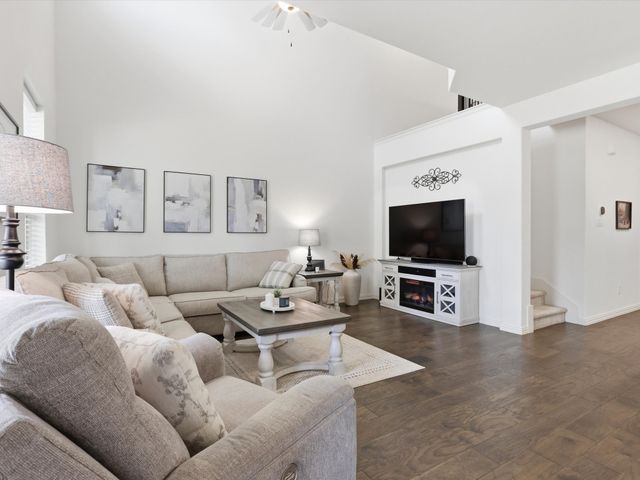 4531 Fossil Opal Lane, Arlington, TX 76005
