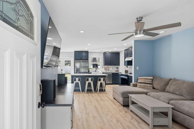 103 E Gustave Court, Summerville, SC 29486