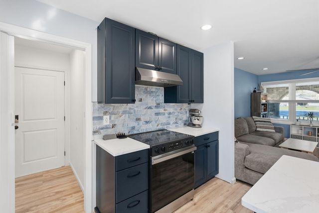 103 E Gustave Court, Summerville, SC 29486