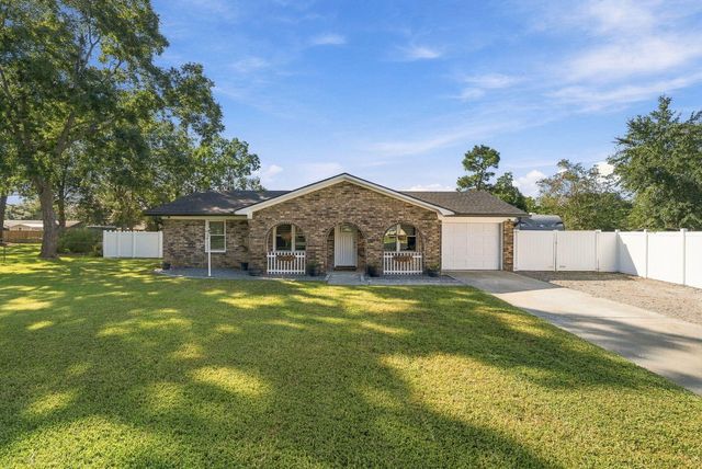 103 E Gustave Court, Summerville, SC 29486