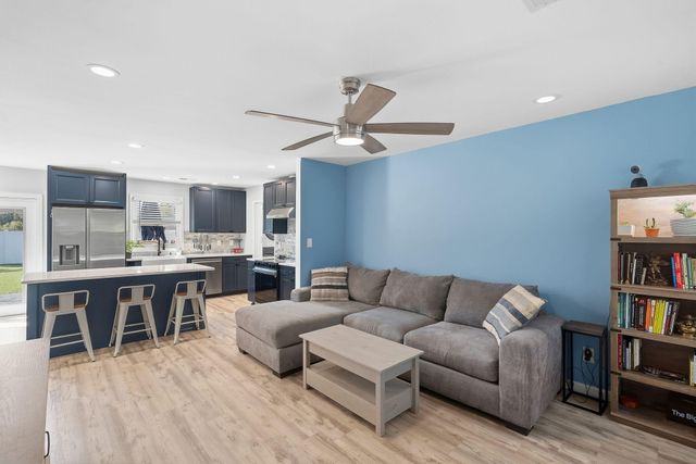 103 E Gustave Court, Summerville, SC 29486