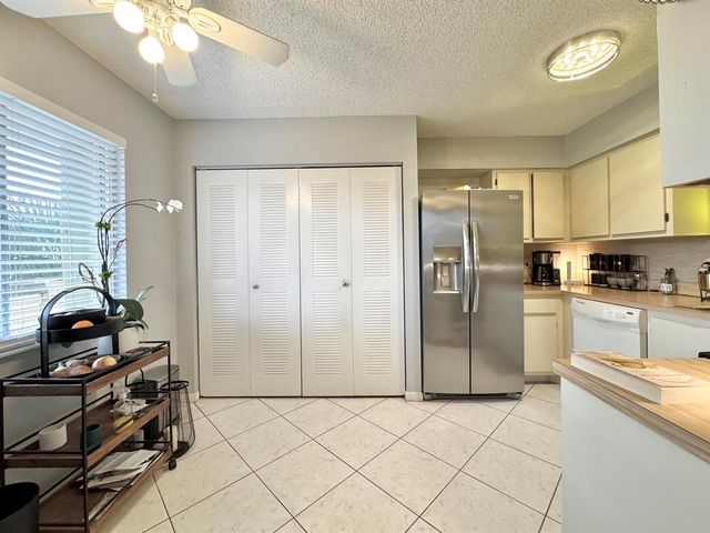 7006 Huntington Lane 306, Delray Beach, FL 33446