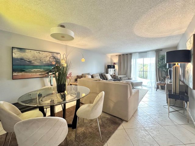 7006 Huntington Lane 306, Delray Beach, FL 33446