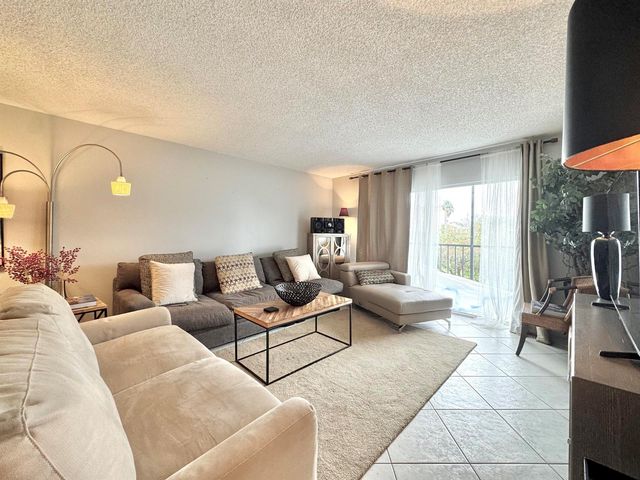 7006 Huntington Lane 306, Delray Beach, FL 33446