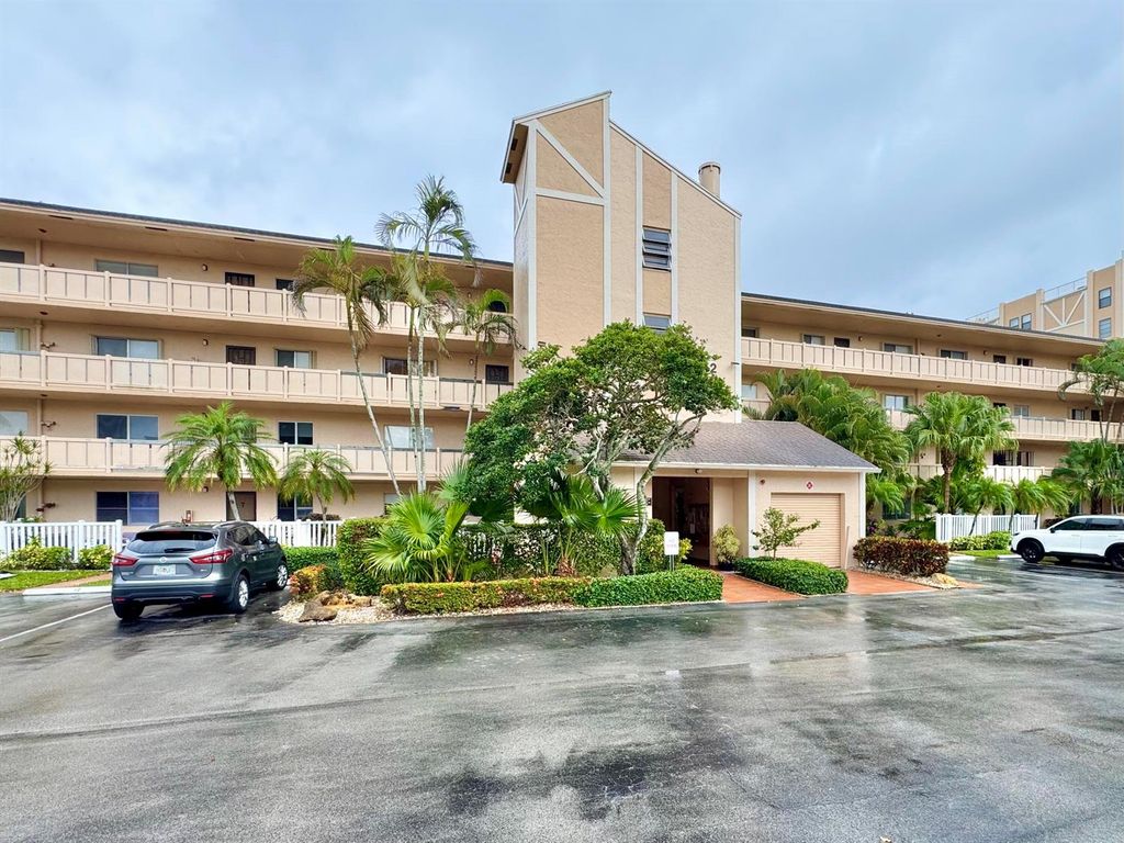 7006 Huntington Lane 306, Delray Beach, FL 33446