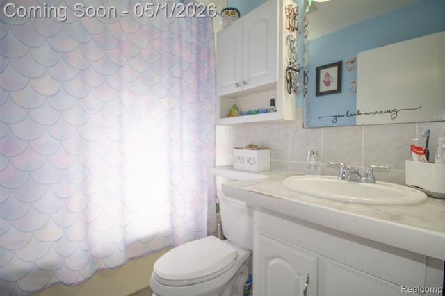 18455 Denby, Redford, MI 48240